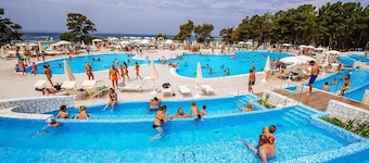 Zaton Apartment With Shared Pool