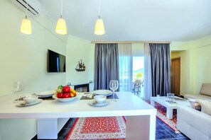 House | Dining - Luxurious Villa on Halkidiki Peninsula With Private Pool (Kassandra)