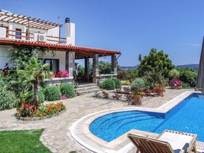 House | Exterior - Home With Garden & Pool for All (Apokoronas)