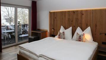 Apartment | 2 bedrooms, individually furnished, bed sheets