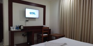Desk, free WiFi - Hotel Autumn Crocus (Guwahati)