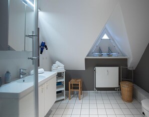 Apartment | Bathroom - Ferienwohnung Direkt am Deich in St.peter-ording (St. Peter-Ording)