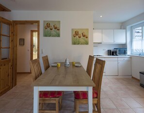 Apartment | Dining - Ferienwohnung Direkt am Deich in St.peter-ording (St. Peter-Ording)