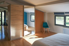 1 bedroom, iron/ironing board, travel crib, WiFi (free) - 3-star cottage in the countryside with panoramic v (Fiac)