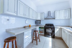 Electric kettle - New house with pool and grill area (Cuernavaca)