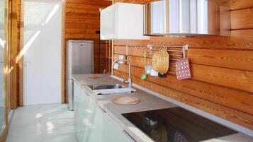 Rumah | Dapur pribadi | Lemari es, kompor, dan pemanggang roti