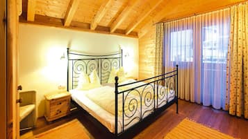 House | 3 bedrooms, individually furnished, bed sheets