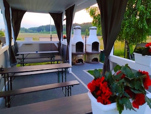 House | Outdoor dining