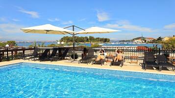 Apartment | Pool | Outdoor pool, a heated pool