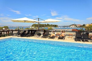 Apartment | Pool | Outdoor pool, a heated pool