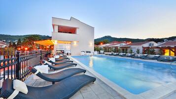 Apartment | Kolam renang | Kolam renang terbuka, kolam dipanaskan