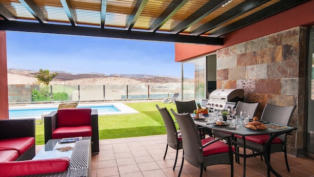 Dining - Modern Holiday Home With Pool in Maspalomas (San Bartolomé de Tirajana)