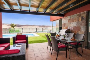 Dining - Modern Holiday Home With Pool in Maspalomas (San Bartolomé de Tirajana)