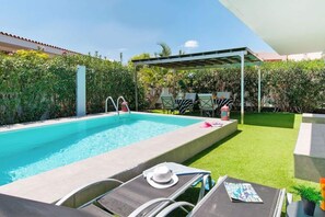 Bungalow | Pool | Indoor pool, outdoor pool - Vacation Home, San Agustin (San Bartolomé de Tirajana)