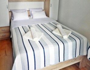 House | 3 bedrooms, individually furnished