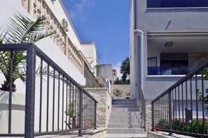 House | Property grounds - Holiday Home Sole in Maslenica With Pool (Jasenice)