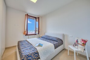 2 bedrooms, Internet - Agata Maison-historical Center and Lake (Toscolano Maderno)