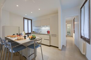 2 bedrooms, Internet - Agata Maison-historical Center and Lake (Toscolano Maderno)