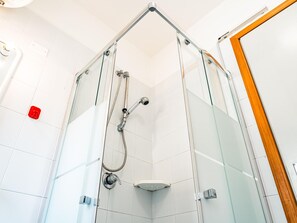 Bathroom - Apartments Aurora A/b, Bibione-ex TUI (San Michele al Tagliamento)