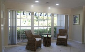 Interior - Less than 200 Steps to Vero Beach from your front door (Vero Beach)