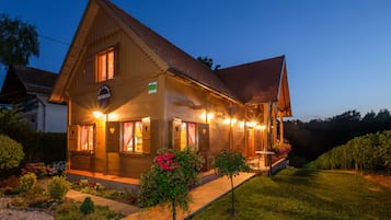 House | 4 bedrooms, Internet