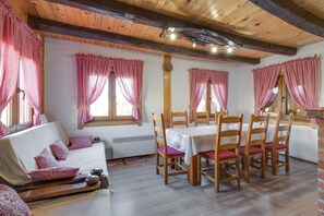 Hus | 4 sovev ærelser, internet