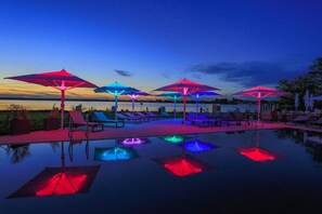 Apartment | Pool | Outdoor pool, a heated pool