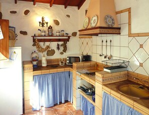 Private kitchen - Apartment in Moya With Communal Pool-formerly TUI Ferienhaus (Moya)