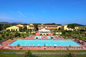 Apartment | Pool | Outdoor pool - Piombino Apartment With Terrace (Piombino)