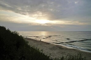 House | Water view - Comfortable Holiday Home Close to the Beach (Ustronie Morskie)