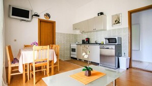 Apartment | Dining - Apartment in Seline Near Paklenica Park (Starigrad)