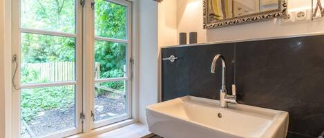 House | Bathroom