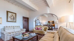 TV - VILLA CERRETA (Massa e Cozzile)