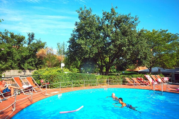 Bungalow | Piscina | Una piscina al aire libre
