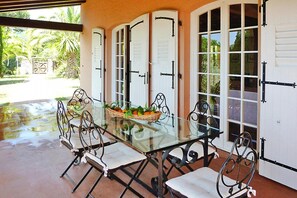 Villa | Outdoor dining - Villa in Rio Nell Elba With Pool (Rio)