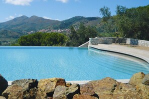 Villa | Pool | Outdoor pool - Villa in Rio Nell Elba With Pool (Rio)