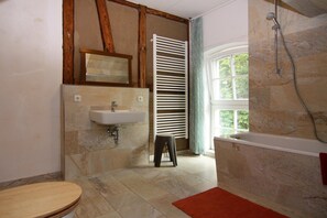 Bathroom - Apartment in Karft Near Indoor Ski Hall (Wittendörp)