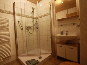 Apartment | Bathroom