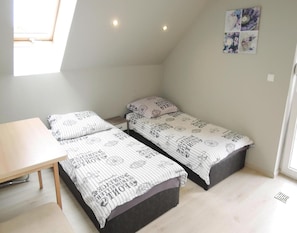 House | 6 bedrooms, individually furnished, bed sheets - Family House Near Baltic Sea and Szczecin Lagoon (gmina Wolin)