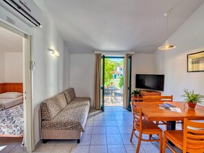 Apartment | Dining