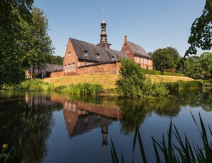 Apartment | View from property - Liebevoll Eingerichtete Ferienwohnung in Husum (Husum)