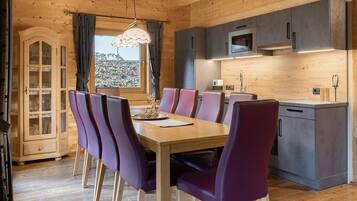 Chalet | Dining