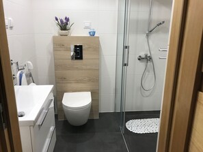 House | Bathroom - Holiday Home in Kashubia Near Lake (Suleczyno)