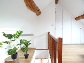 Duplex | Living area | 100-cm flat-screen TV with satellite channels, TV - Le Duplex - A 10 minutes de Disneyland (Montevrain)
