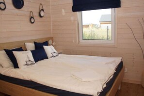 2 bedrooms, individually furnished, bed sheets - Air-conditioned Holiday Homes, 2 Bedrooms (Mielno)