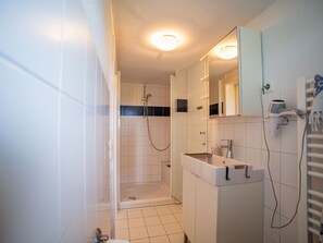 Apartment | Bilik Mandi