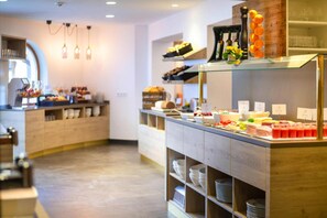 Apartment | Private kitchen | Highchair - Apartment in Matrei With ski Storage (Matrei in Osttirol)