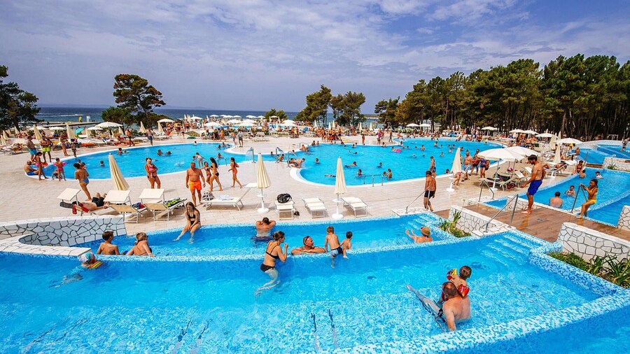 Apartments in Zaton Holiday Resort With Pool