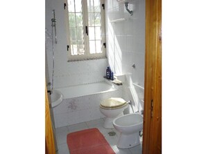 House | Bathroom