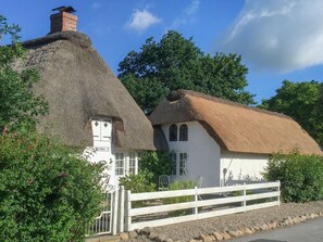 House | Exterior - Reetgedecktes Ferienhaus in Humptrup (Humptrup)